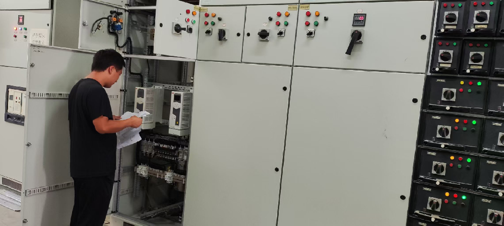 天水开盛供热公司开展电器设备检修工作